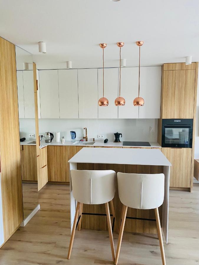 Luxury White Apartment In Park Lotnikow Cracovia Exterior foto